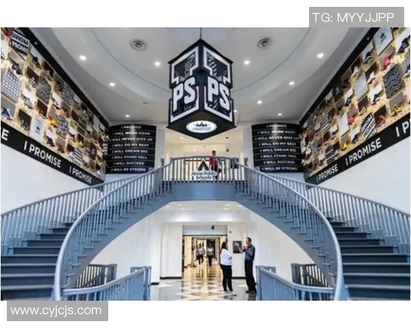 足球明星齐聚撒盐哥饭馆共享美食盛宴引发球迷热议